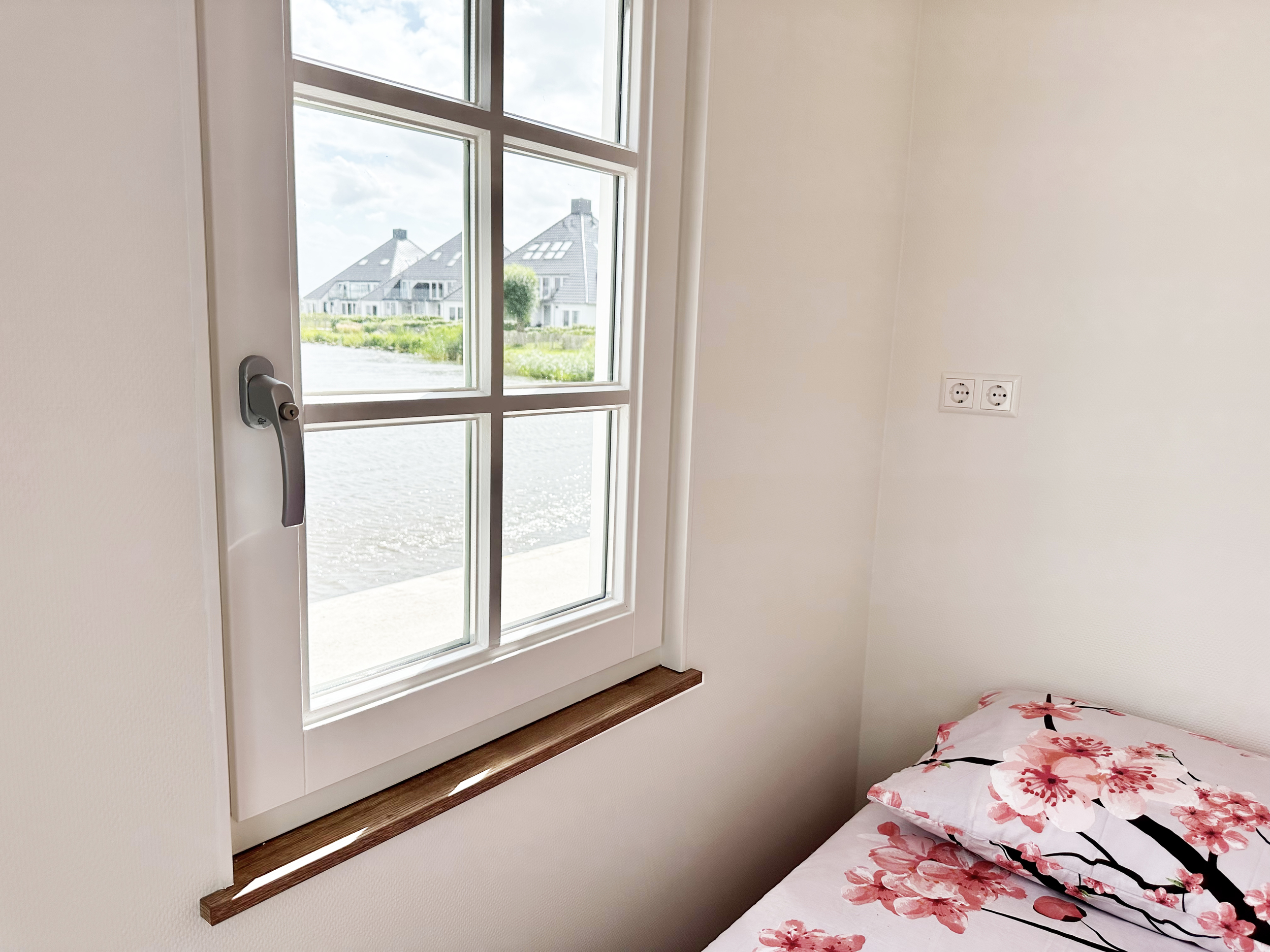 foto: 71 HOMESHIP VaarChalet In Amsterdam 1250D Luxe Houseboat