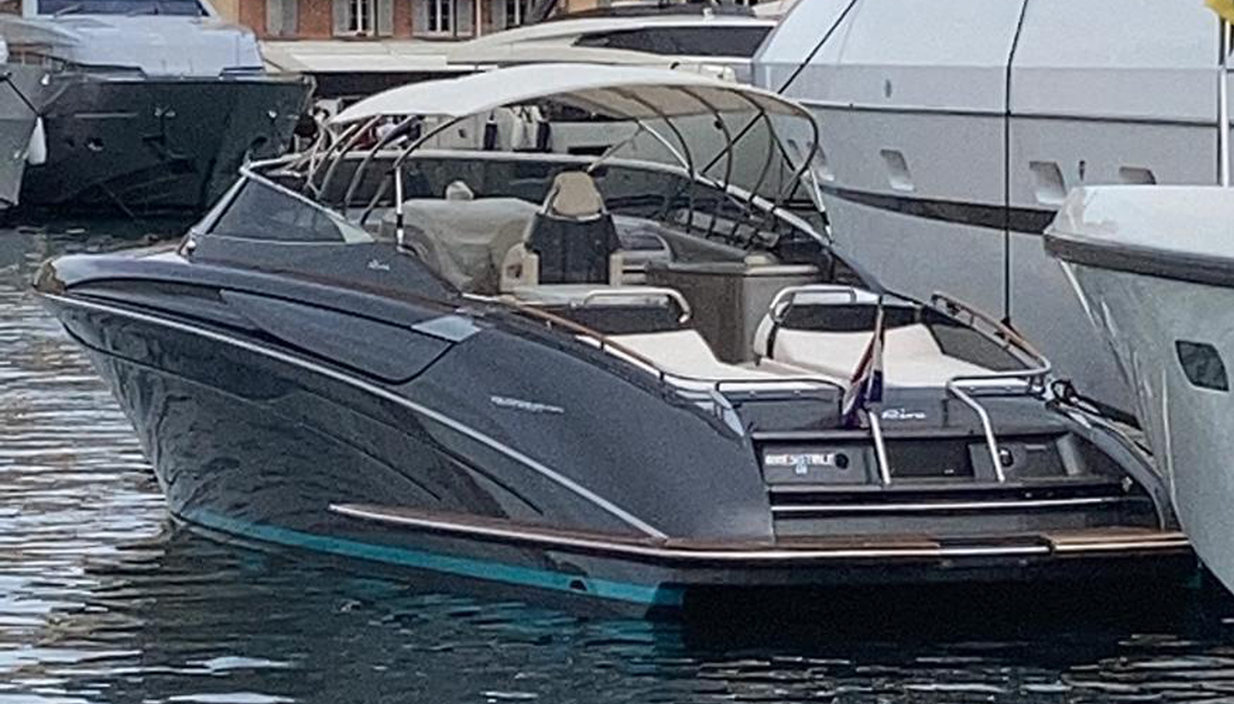 foto: 13 Riva 44