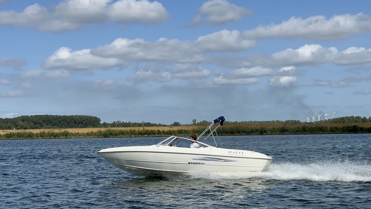 foto: 30 Stingray 195RX