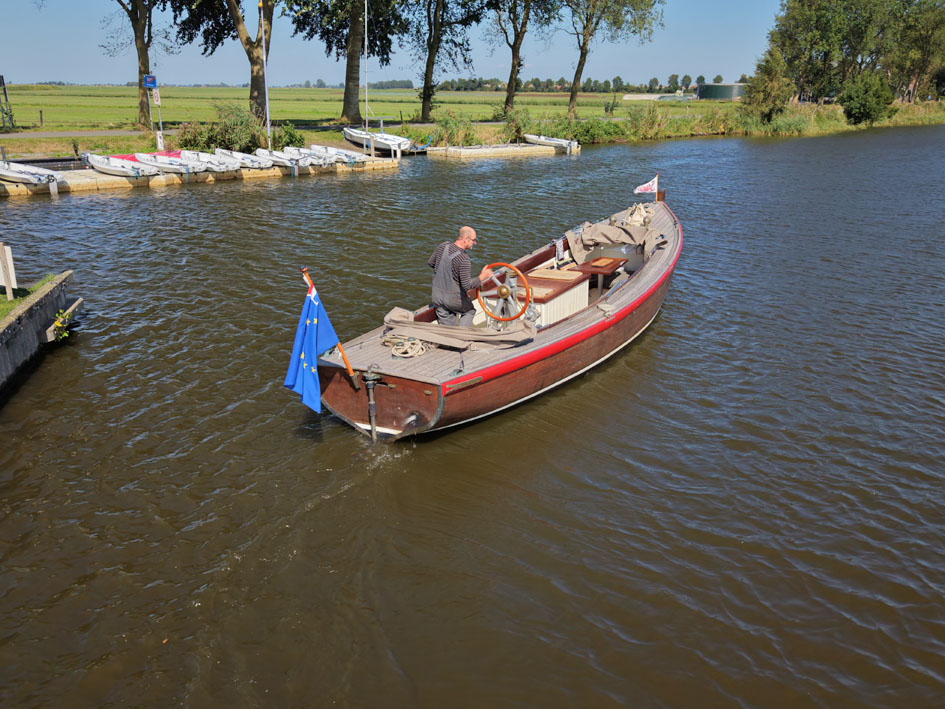 foto: 27 ex Marine Motorsloep 30