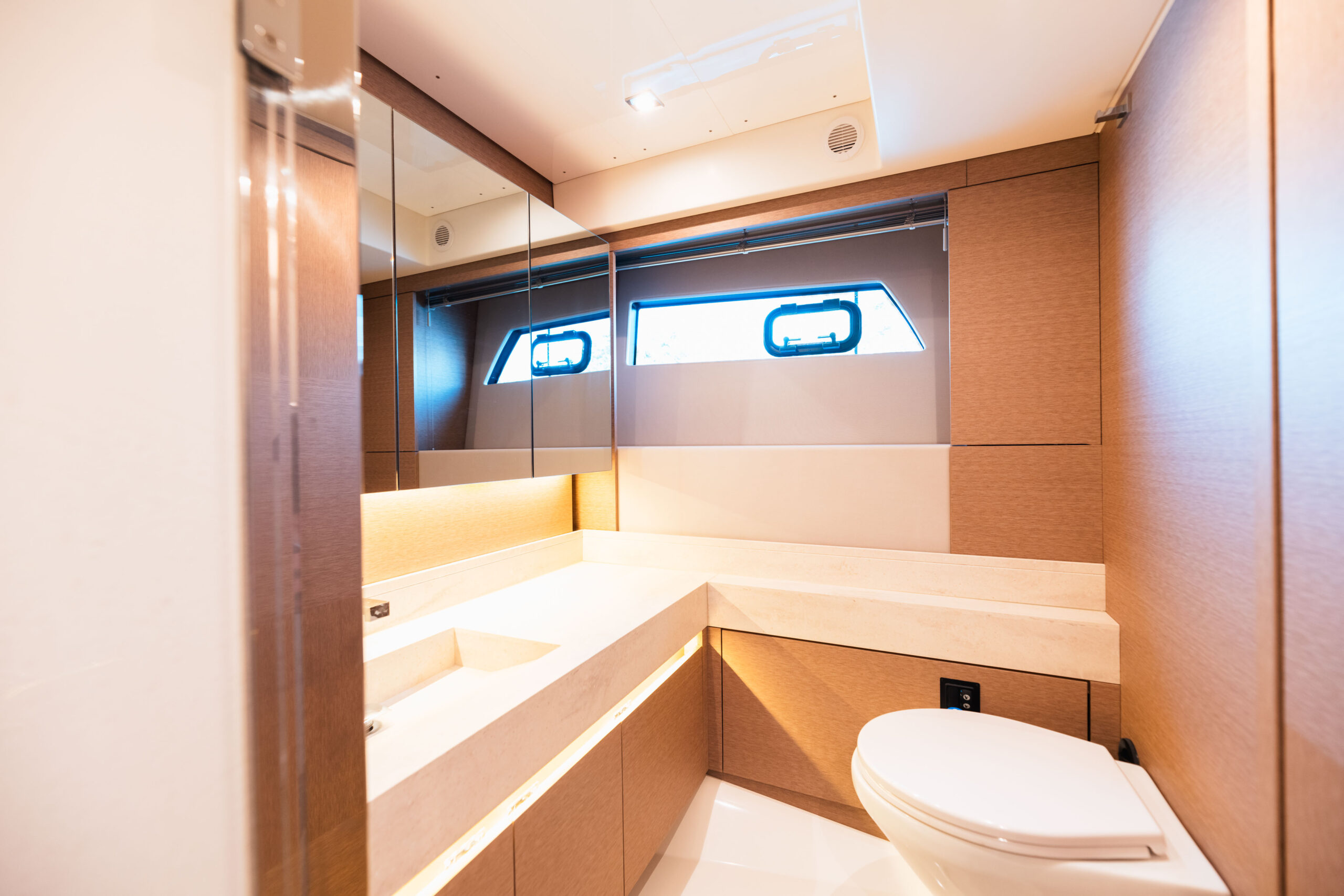 foto: 31 Prestige 520