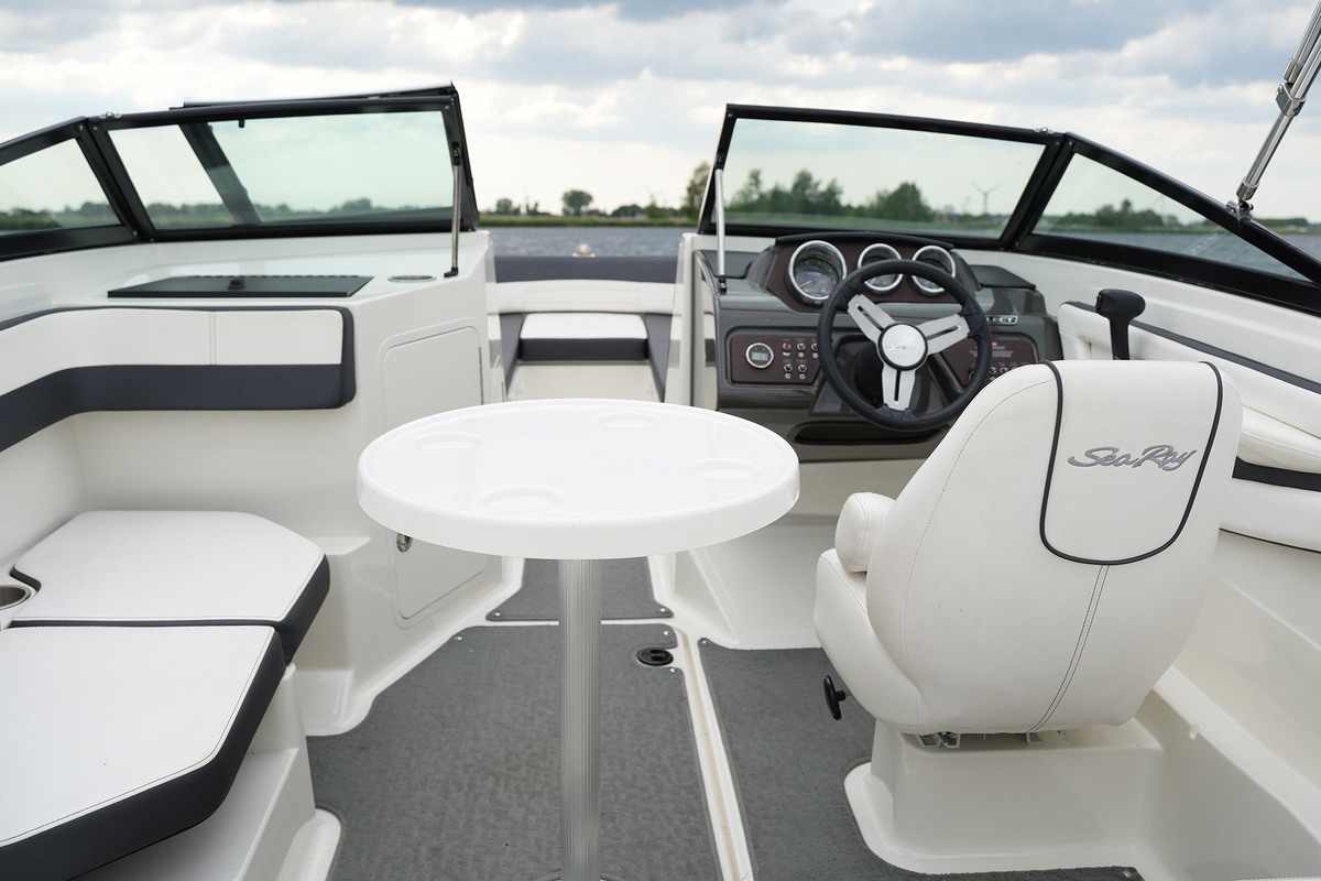 foto: 32 Sea Ray 19 SPX
