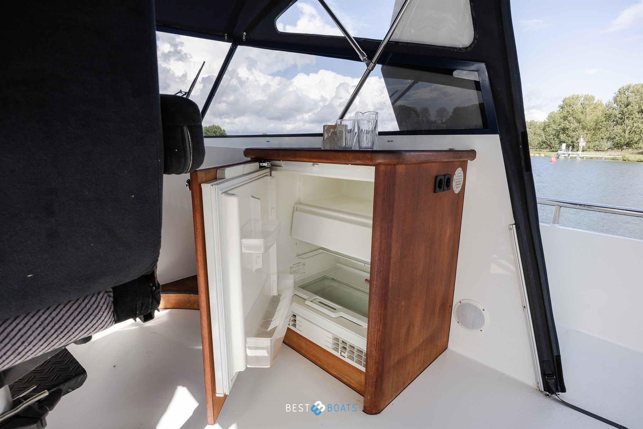 foto: 26 Linskens Catfish 1500