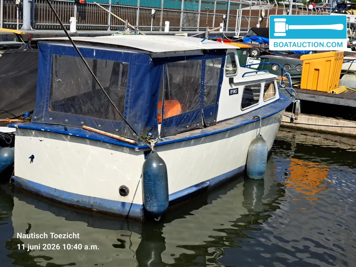foto: 11 Motorboat 600