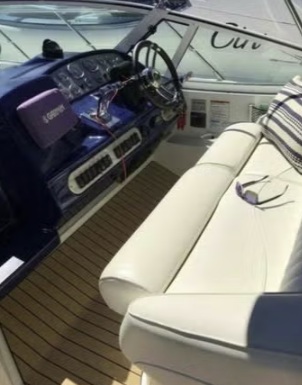 foto: 6 Cruisers Yachts  320 Express