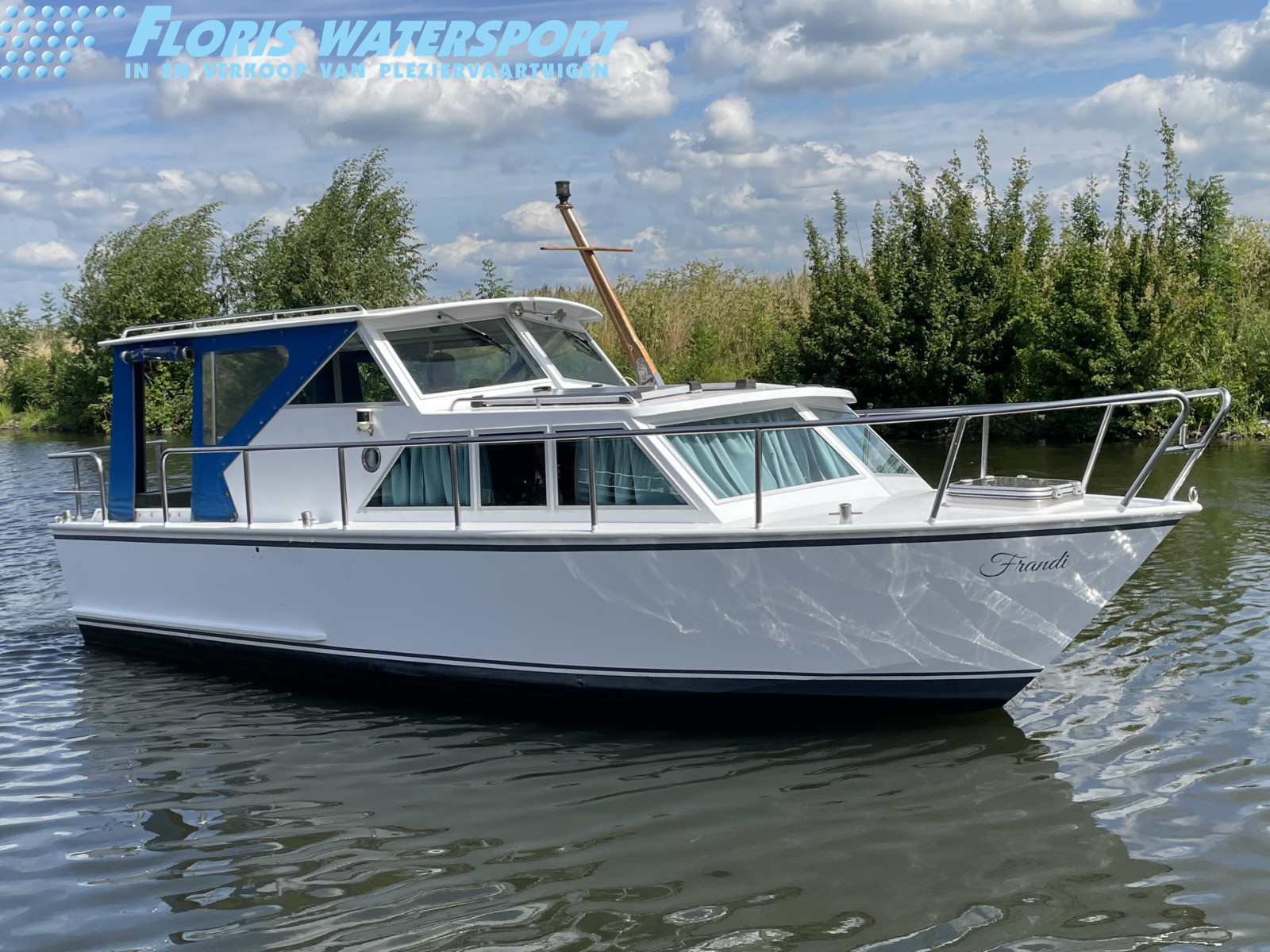 foto: 14 Polaris 800 Open Cabin