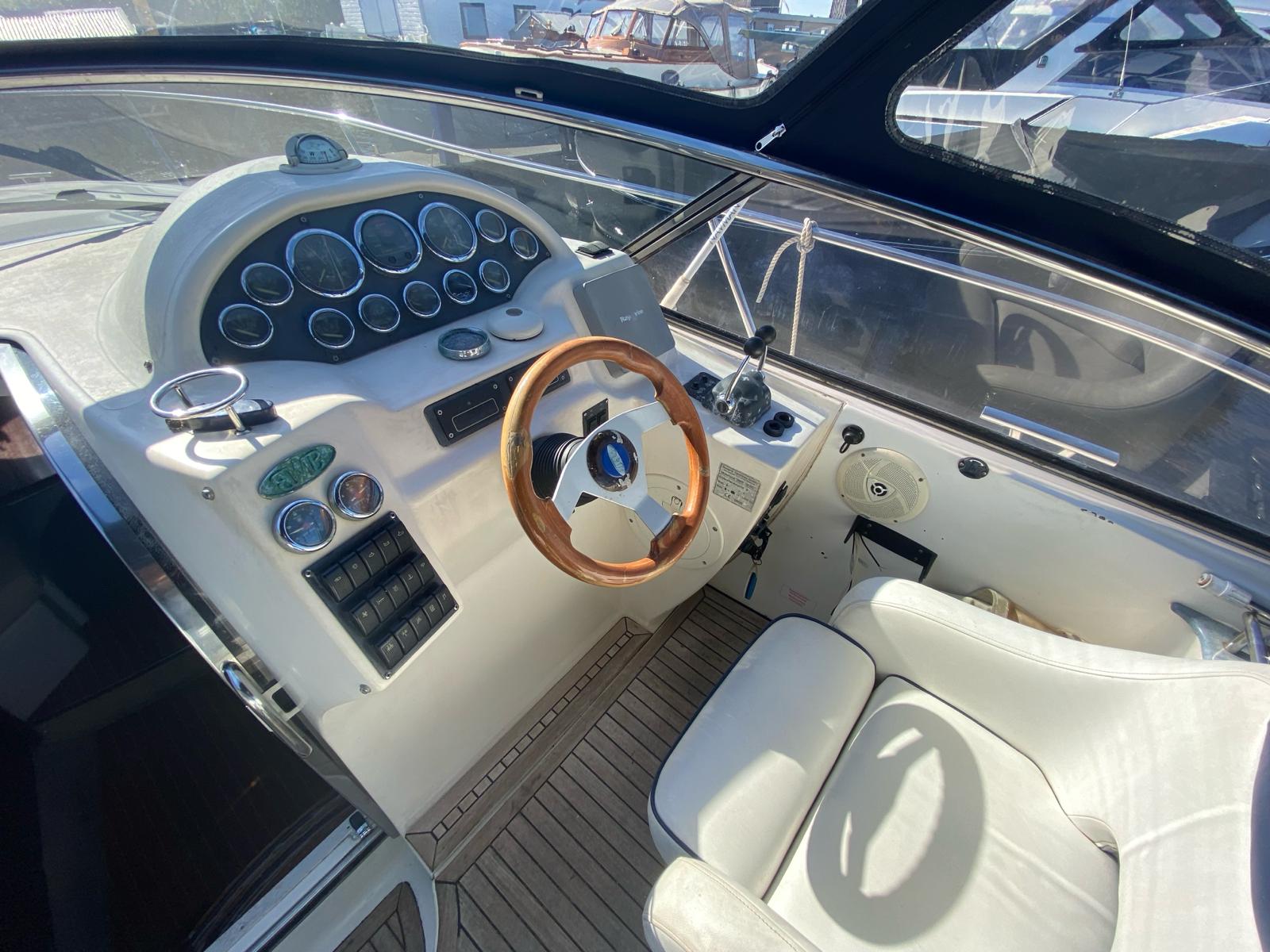 foto: 16 Bavaria 29 DC
