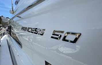 foto: 23 Princess 50 Fly