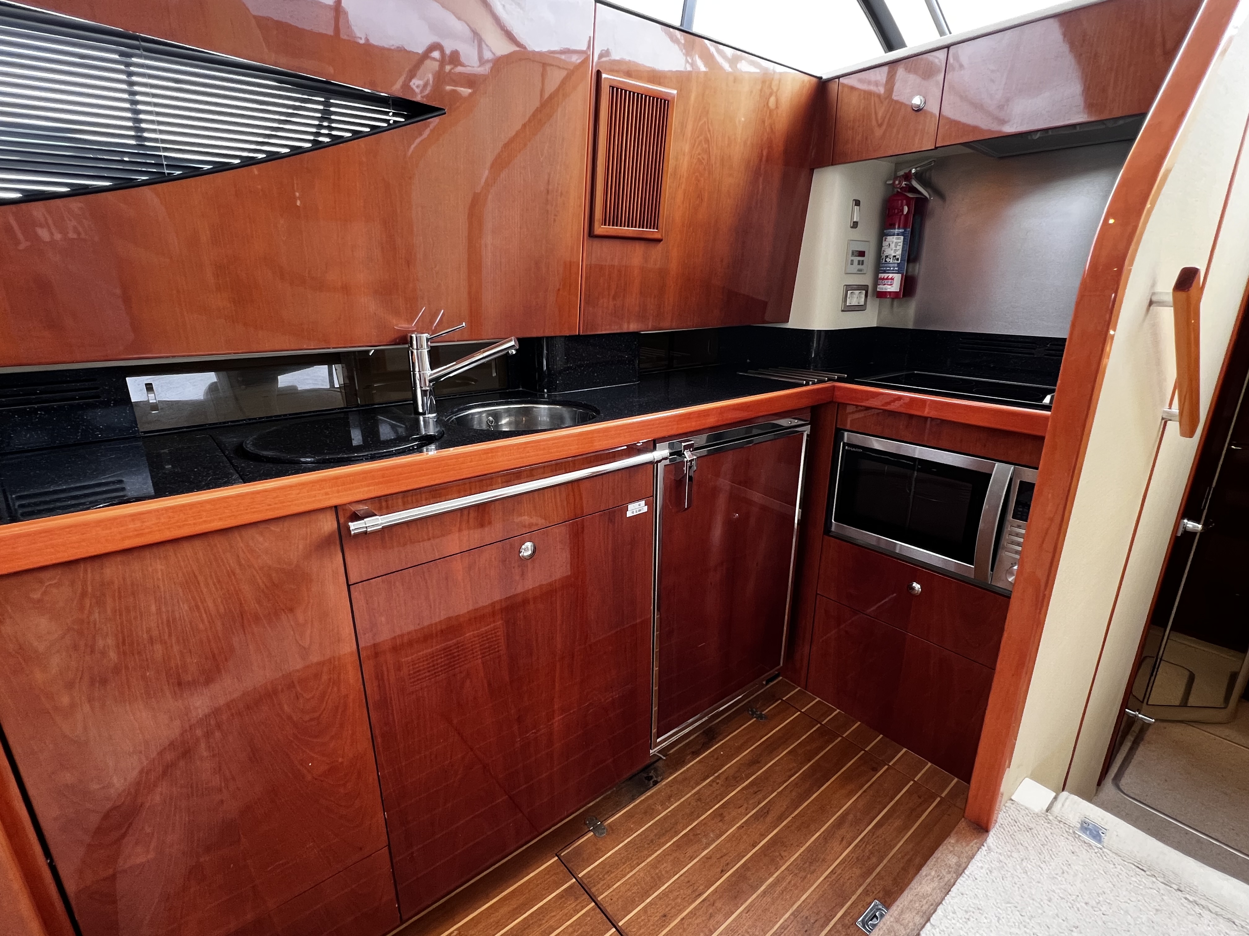 foto: 31 Fairline Phantom 46