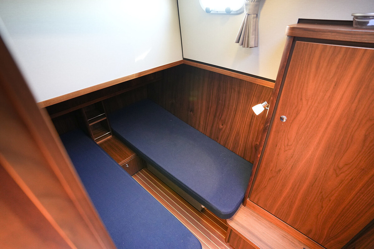 foto: 55 Linssen Grand Sturdy 410 AC Variotop met stabilisator