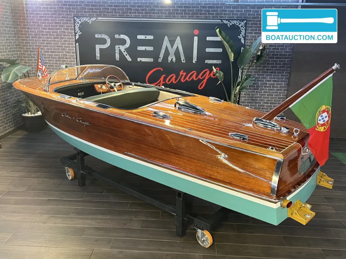 foto: 37 Chris Craft Capri 19