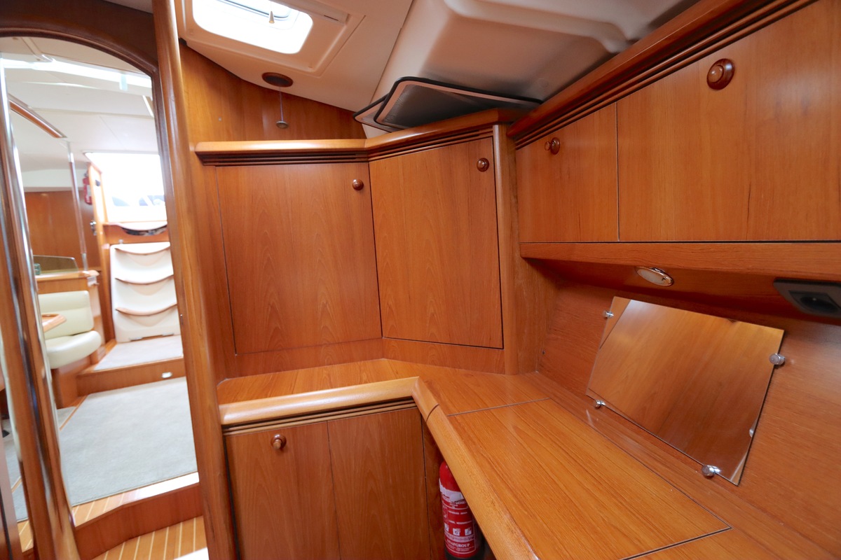 foto: 25 Jeanneau  Sun Odyssey 49 DS