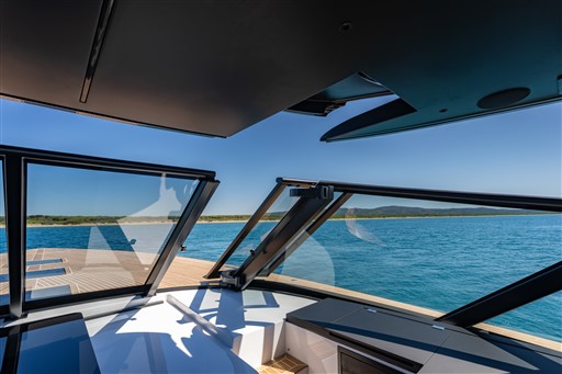 foto: 24 Vandutch 75 - New