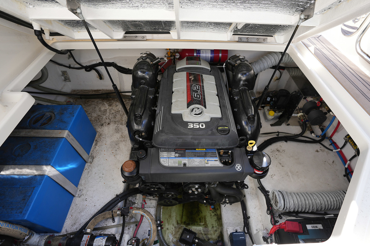 foto: 75 Sea Ray Sundancer 265
