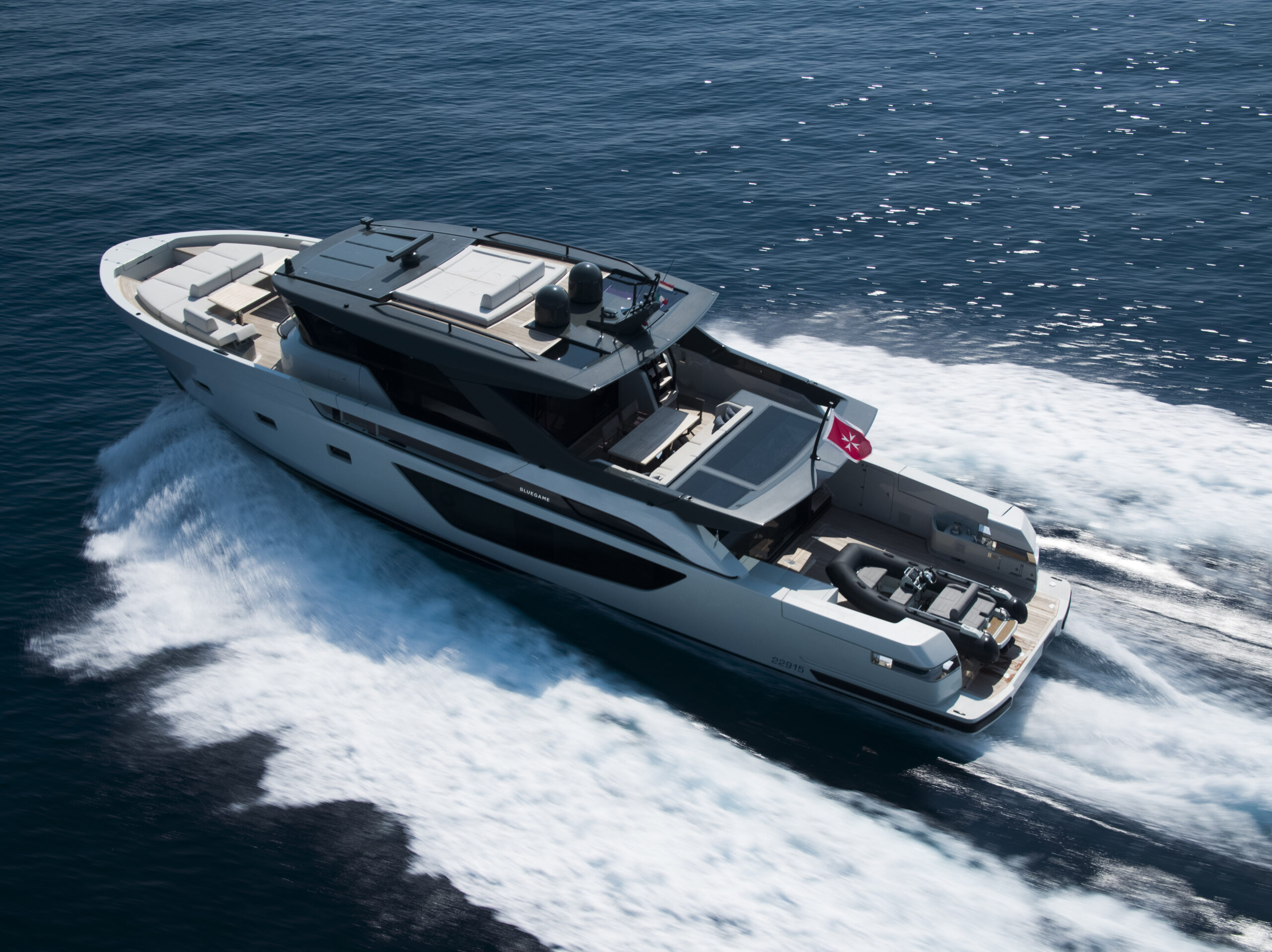 foto: 78 Bluegame BGX70 / BGX73