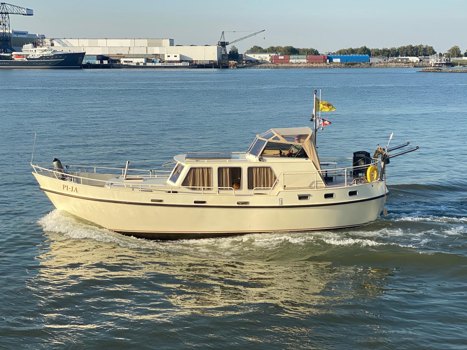 foto: 43 Monty Bank Monty Bank Kotter 42 AK Cabrio