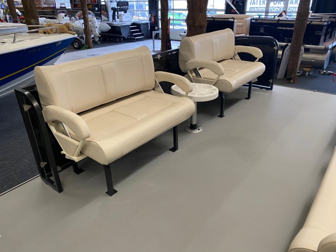 foto: 22 Funcruiser Pontoon 650