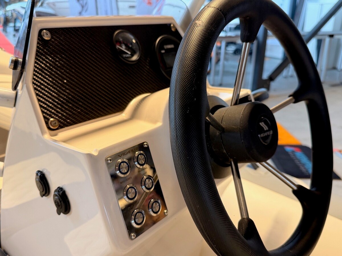 foto: 6 Highfield SP330 MY2021