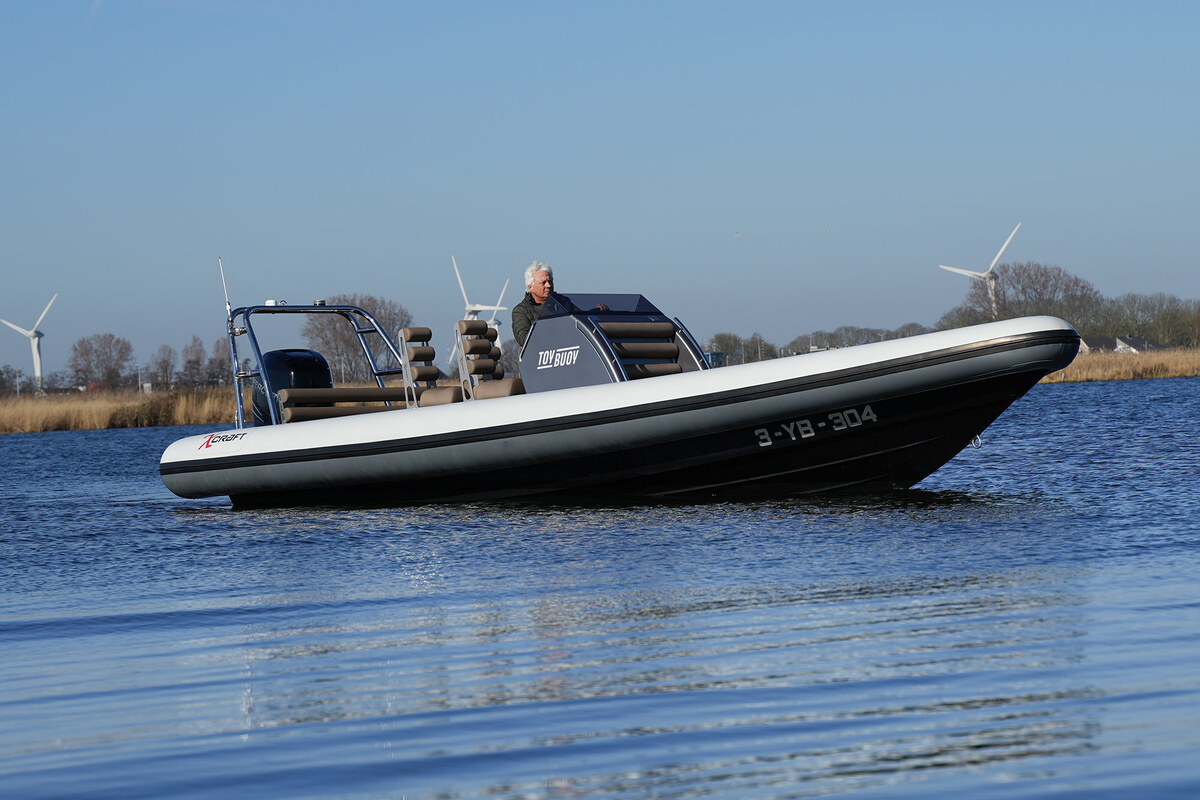 foto: 51 X-Craft R808