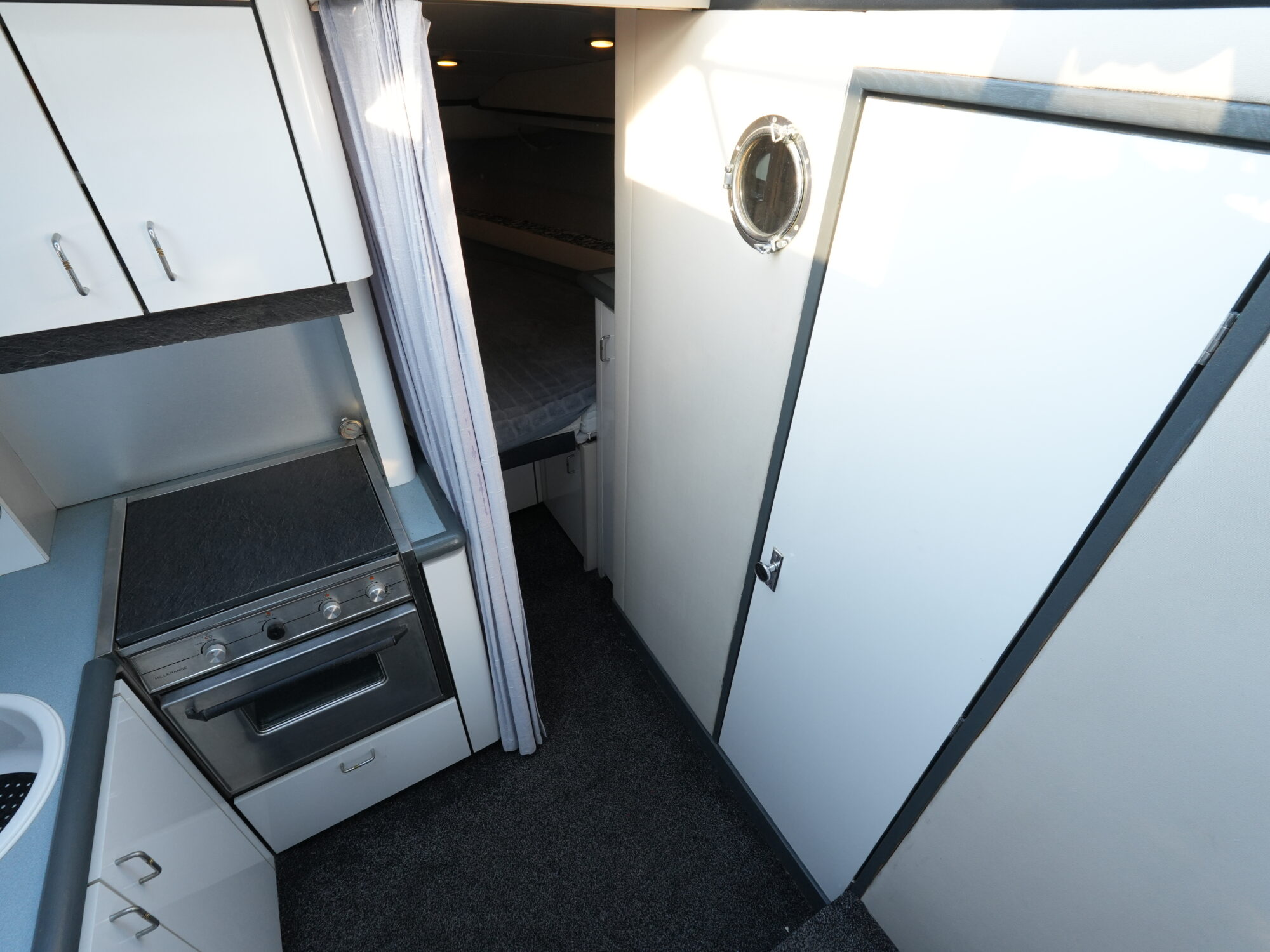 foto: 61 Bayliner Bayliner 3688 Flybridge