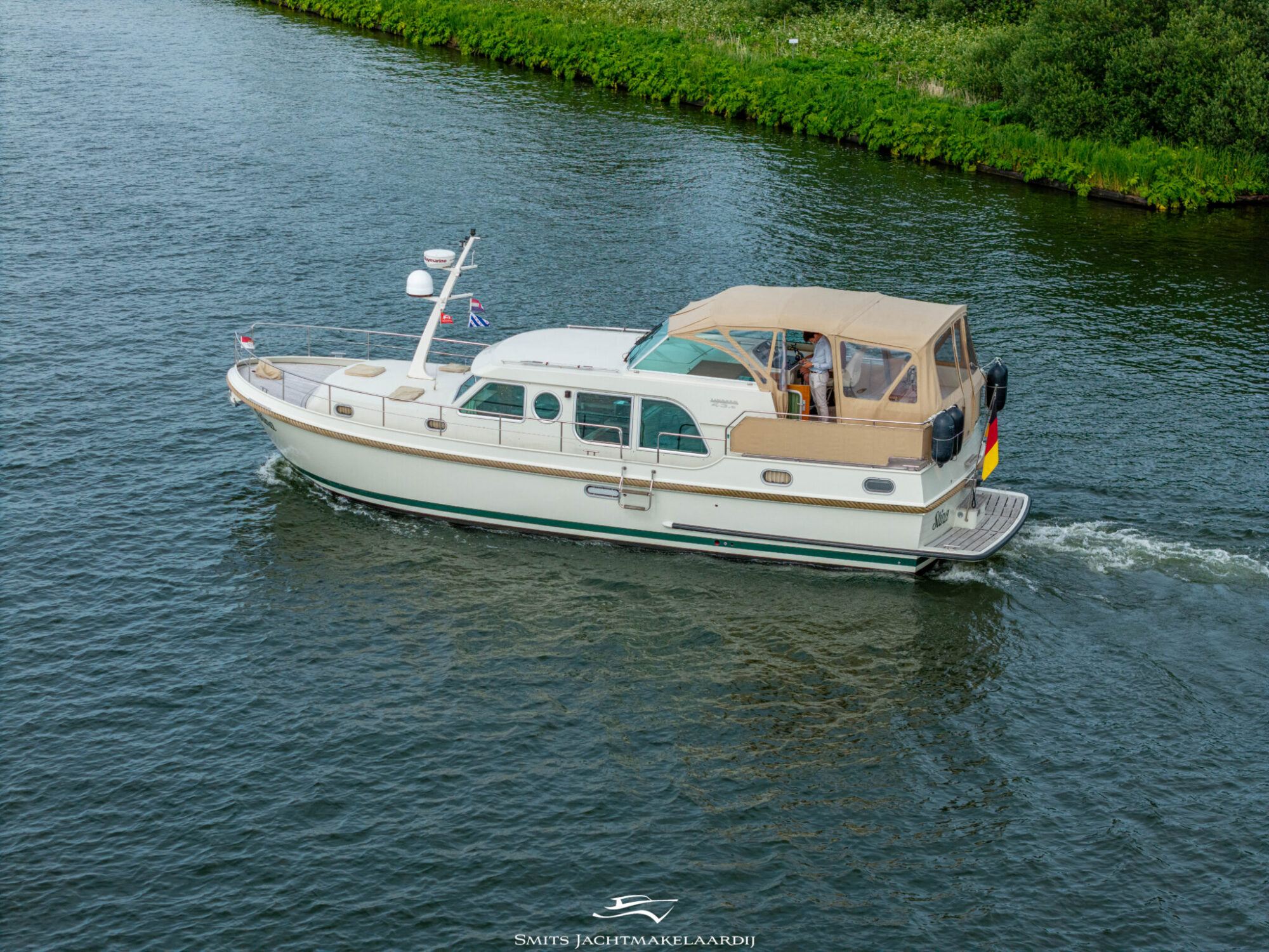foto: 85 Linssen Linssen Grand Sturdy 43.9 AC