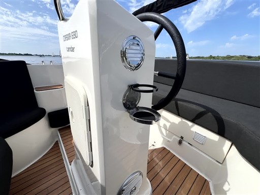 foto: 15 Corsiva 690 Tender