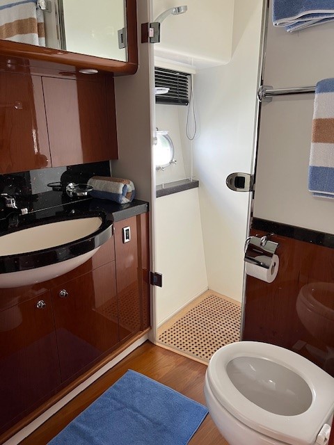 foto: 32 Princess 67 Fly