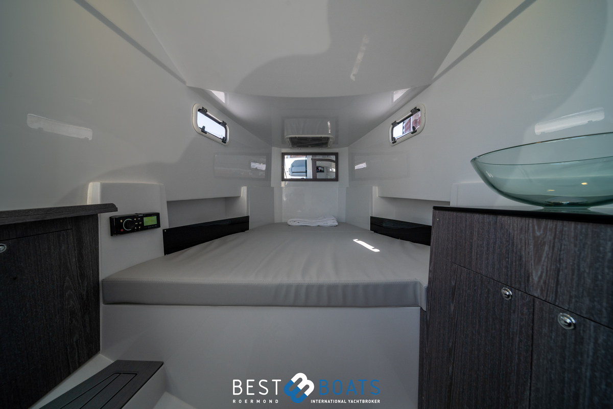 foto: 22 Pirelli 35 Outboard