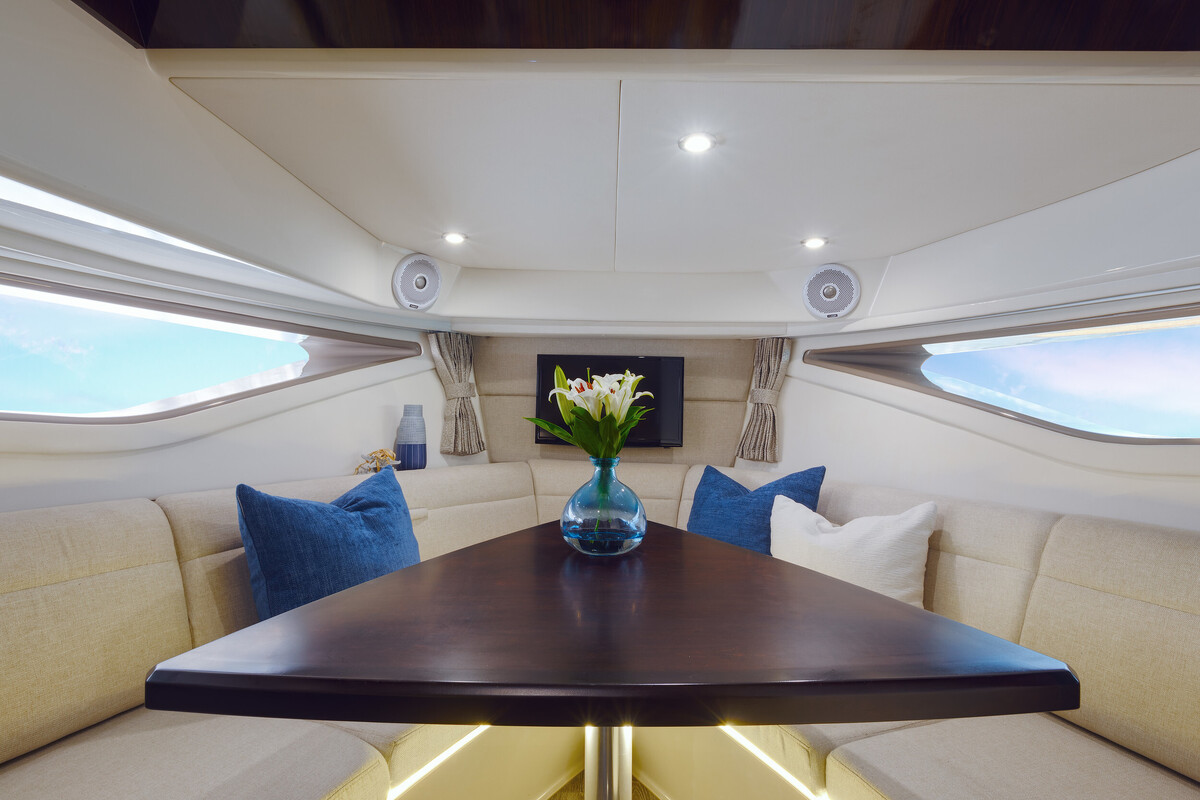 foto: 35 Sea Ray Sundancer 320 OB