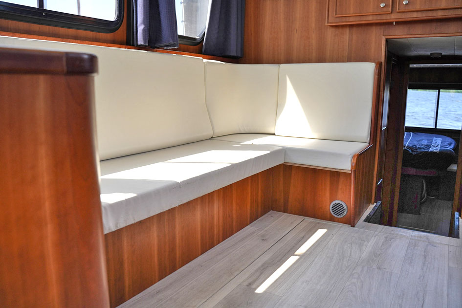 foto: 24 Treffer 1300 AK