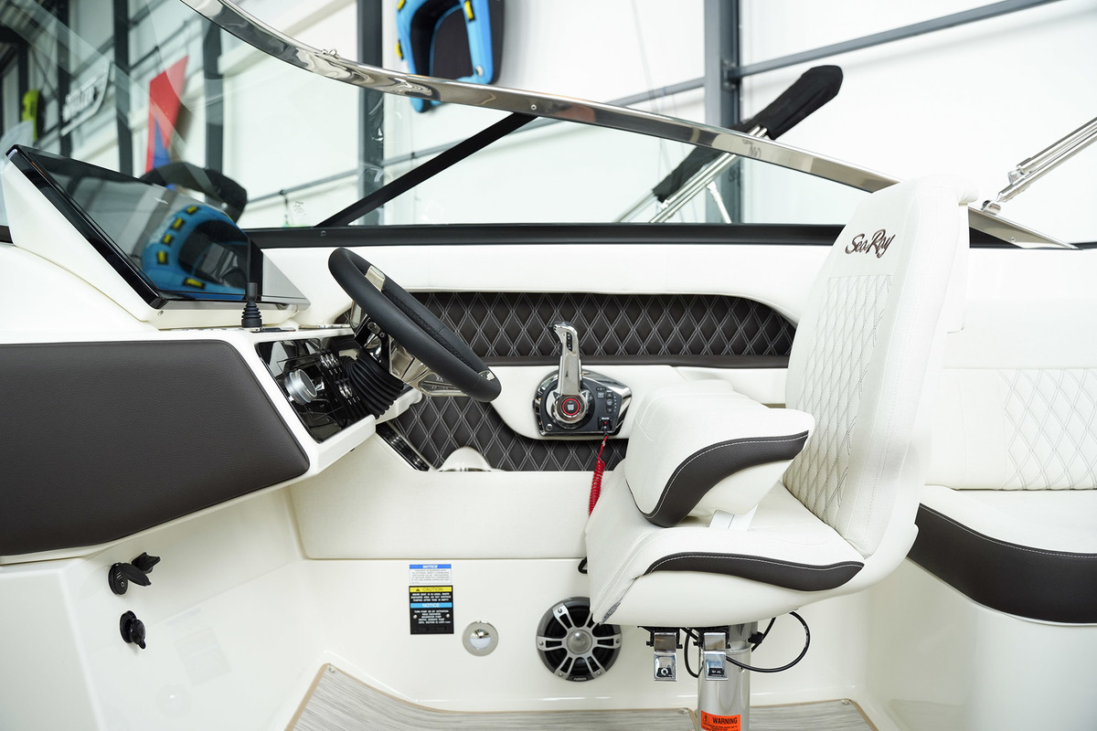 foto: 87 Sea Ray SLX 250
