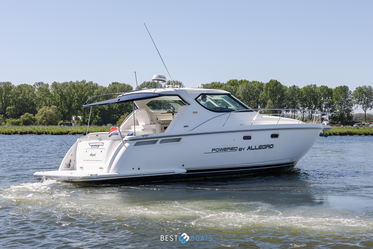 foto: 41 Tiara 4300 Sovran