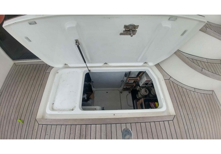 foto: 14 Sealine T 52