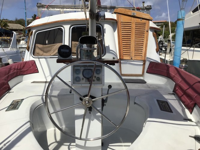 foto: 8 Cheoy Lee Motorsailer 43