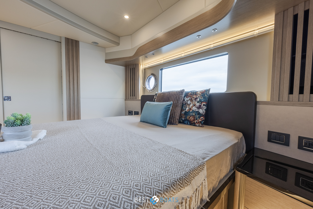 foto: 75 Absolute  Navetta 52