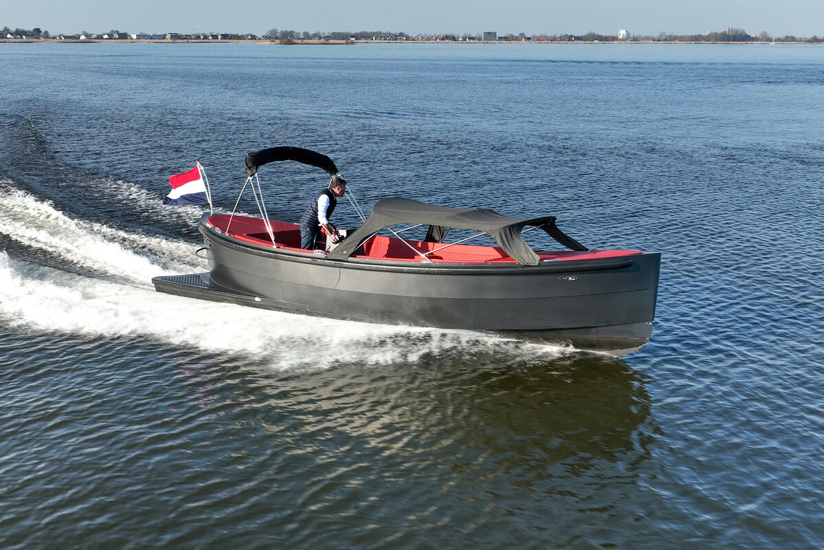 foto: 56 Triple X 800