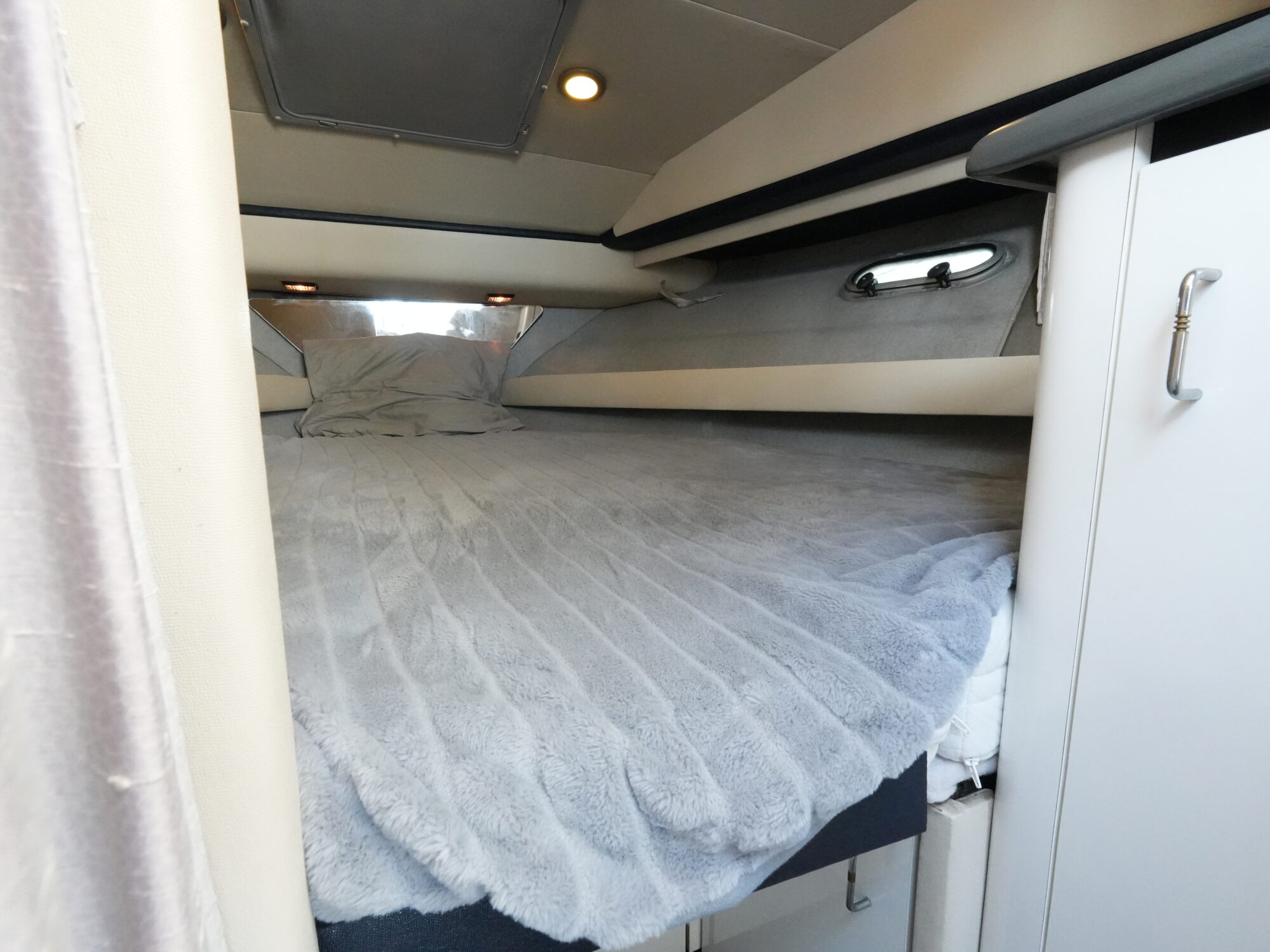 foto: 62 Bayliner Bayliner 3688 Flybridge