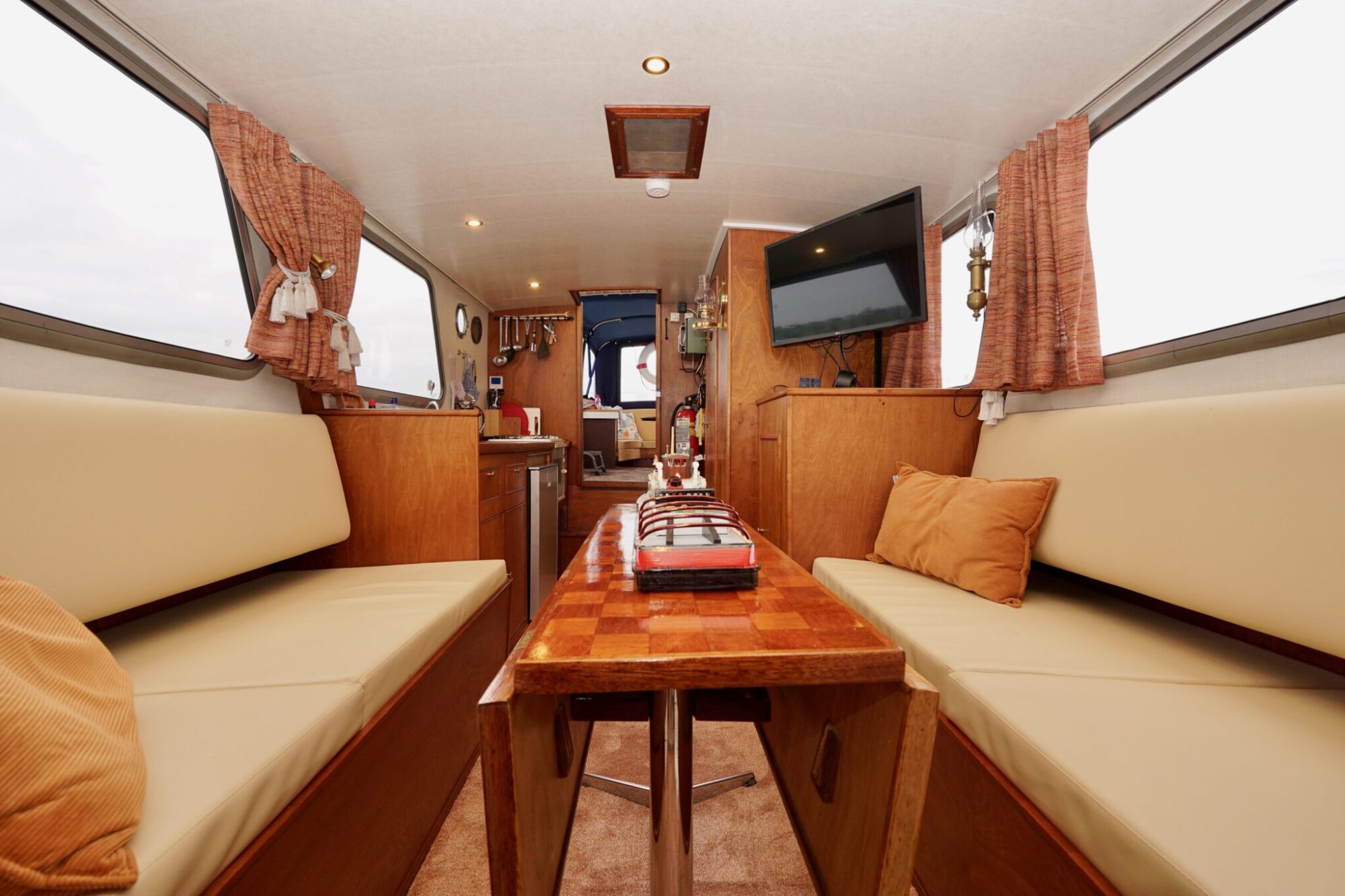 foto: 34 Boot Boot Motortjalk 11.00 OK