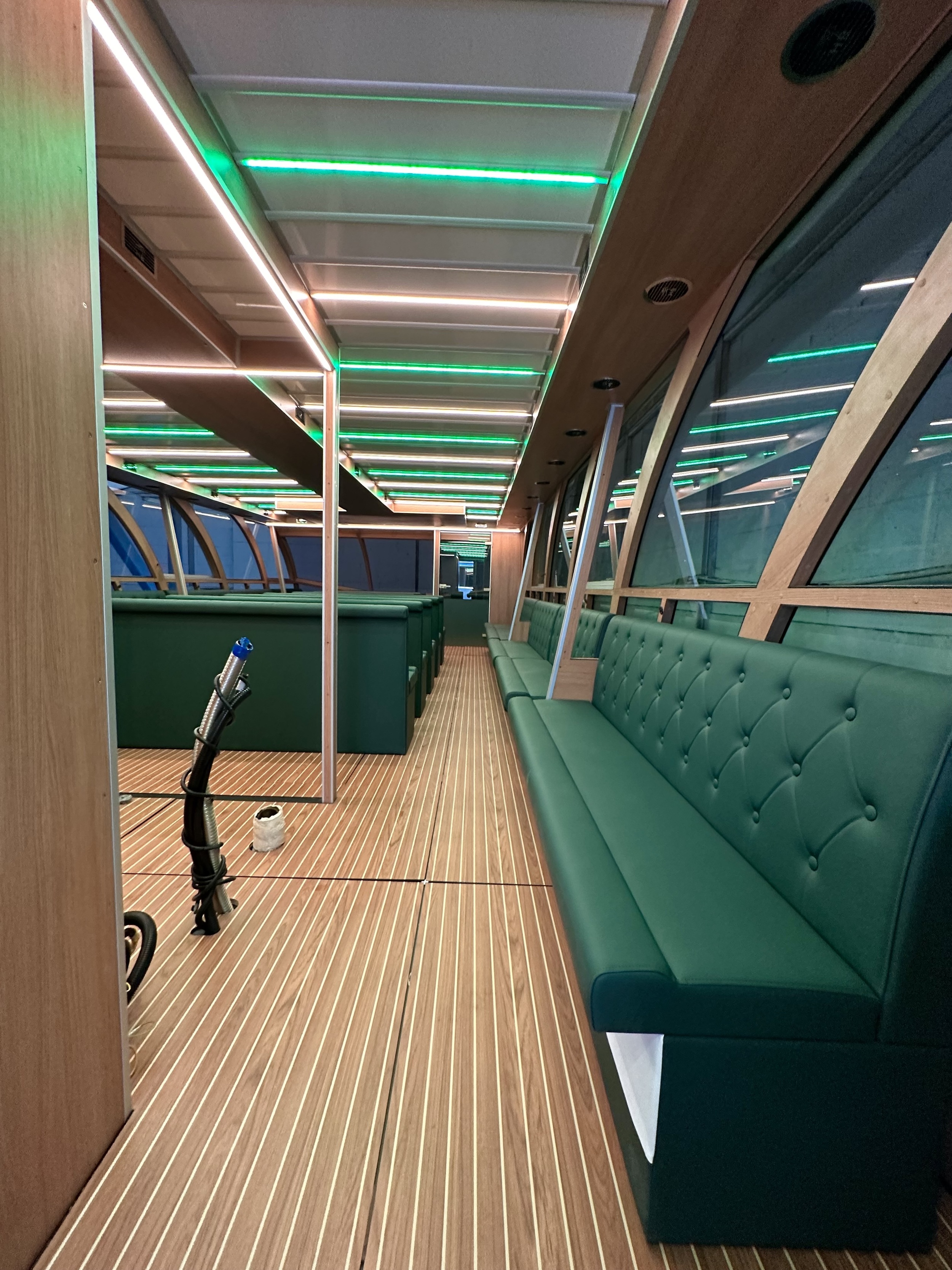 foto: 30 Holiday Boat Sundeck 57 Passenger Catamaran