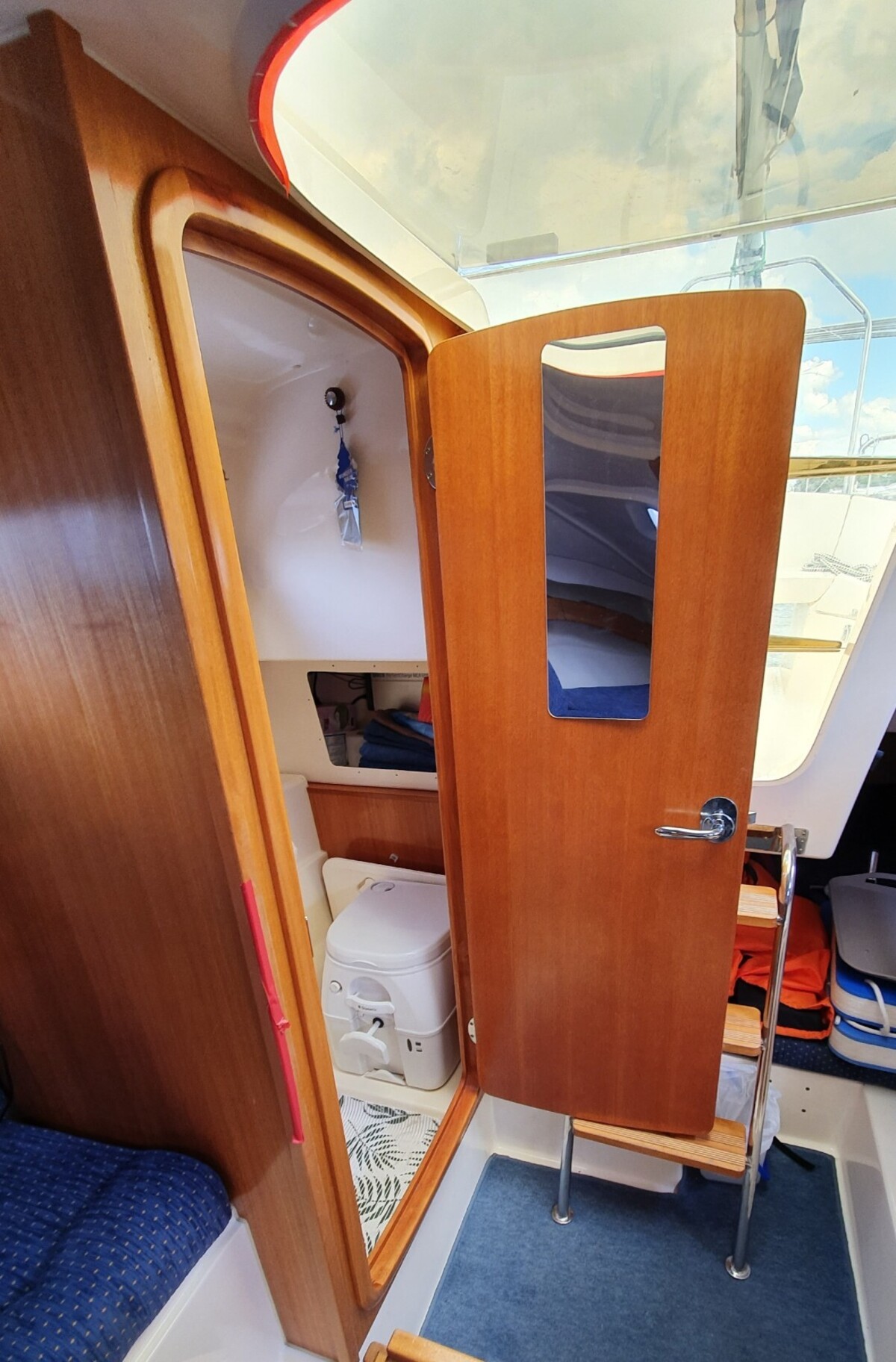 foto: 20 Odin  Nova 820