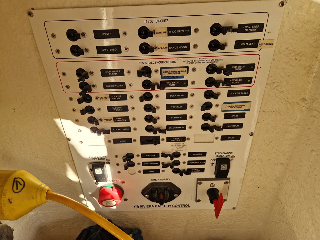 foto: 27 Rivièra 4700 Sport Yacht