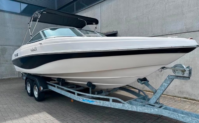  Rinker Captiva  212