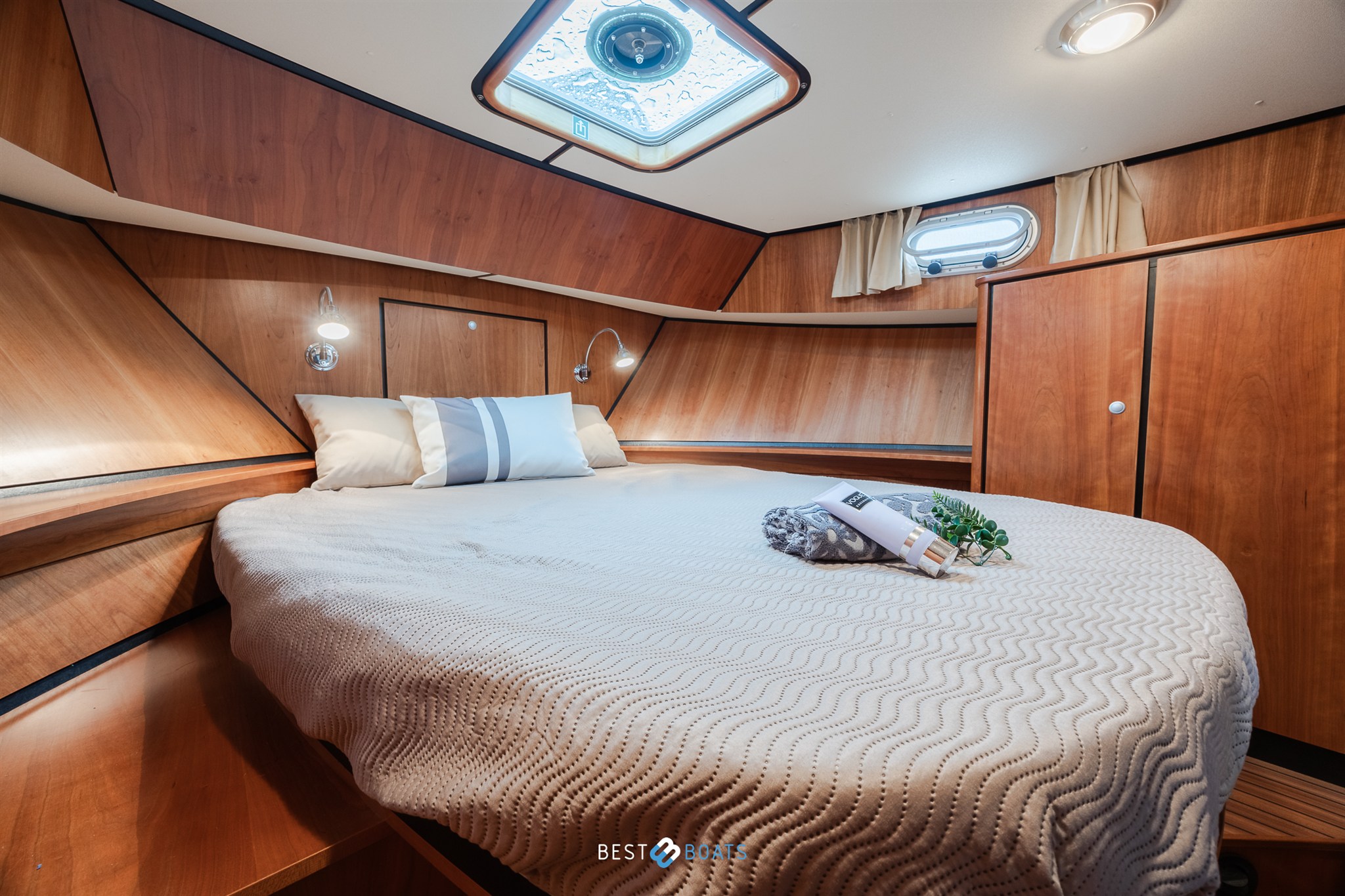 foto: 33 Linssen Grand Sturdy 34.9 AC