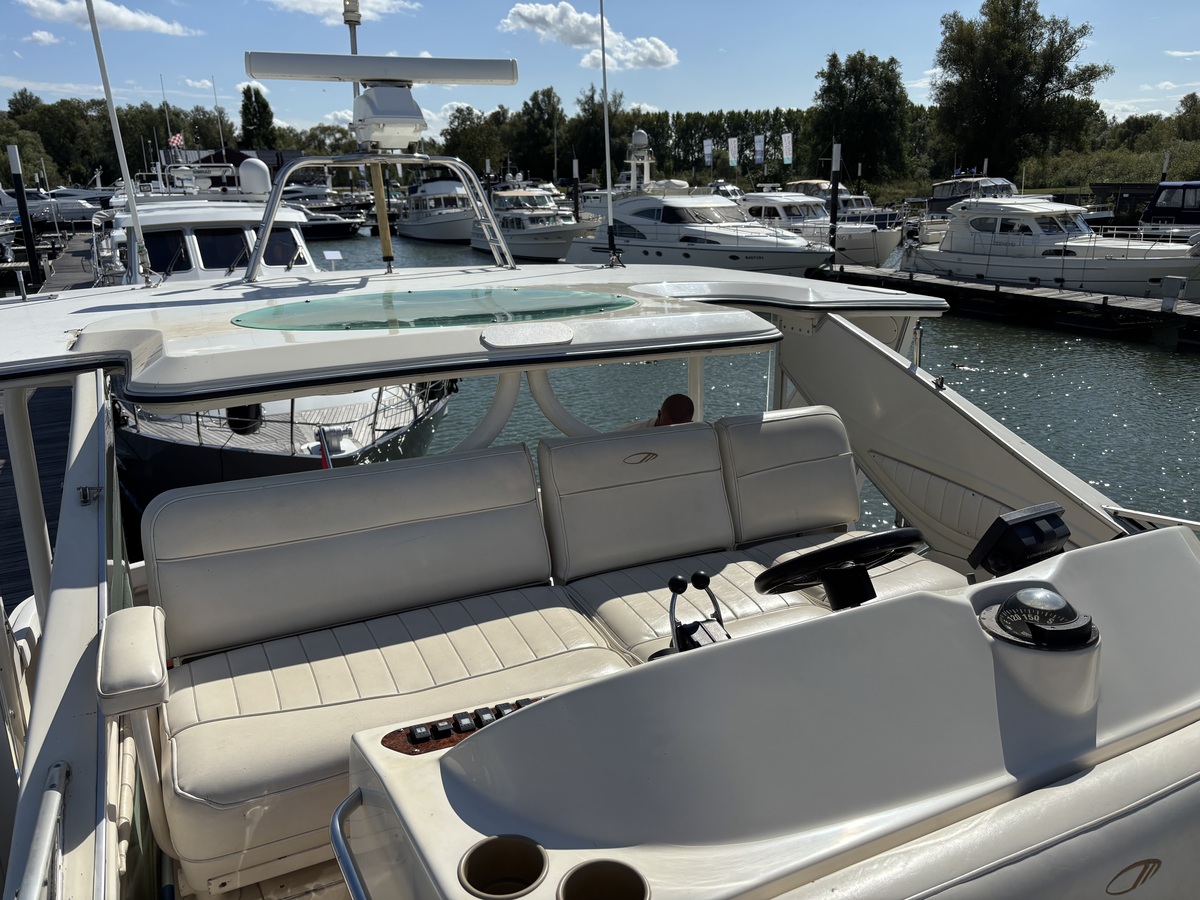 foto: 29 Maxum  4100 SCA 