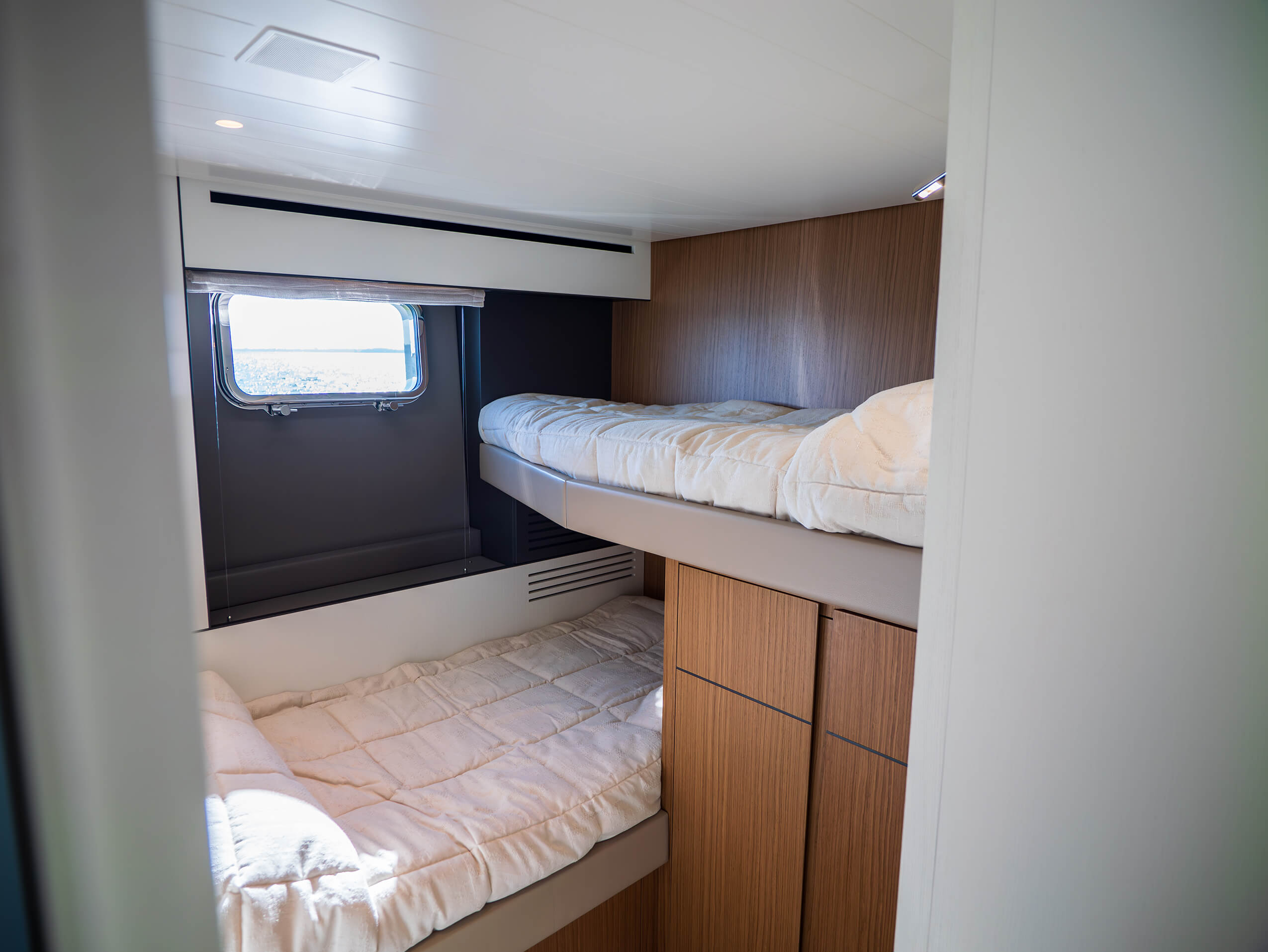 foto: 33 Bluegame BGX60