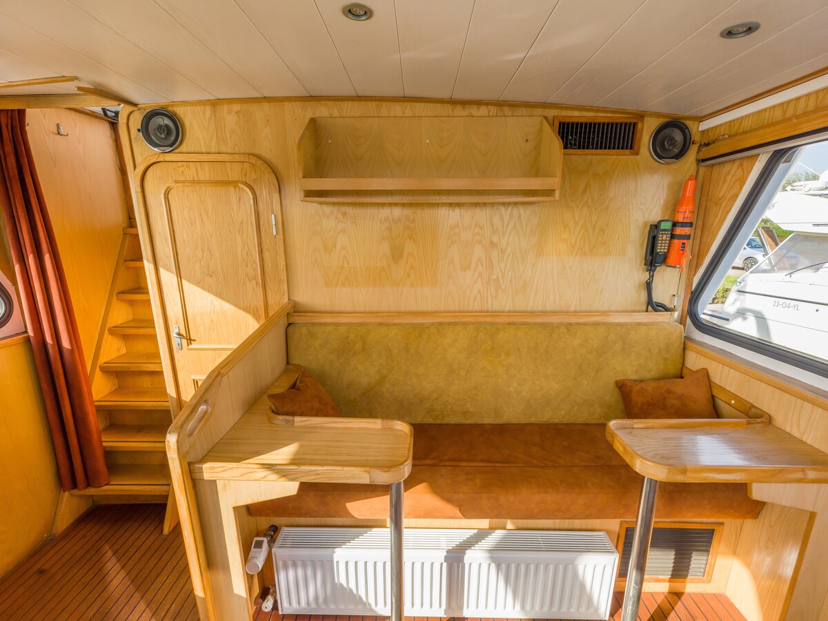 foto: 21 Vripack  Trawler 15.75 