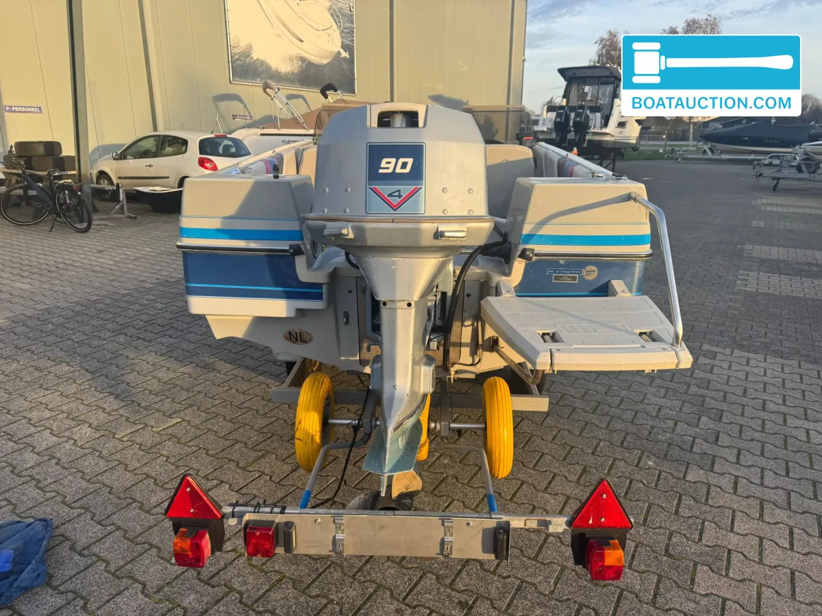 foto: 14 Bayliner Capri 1500