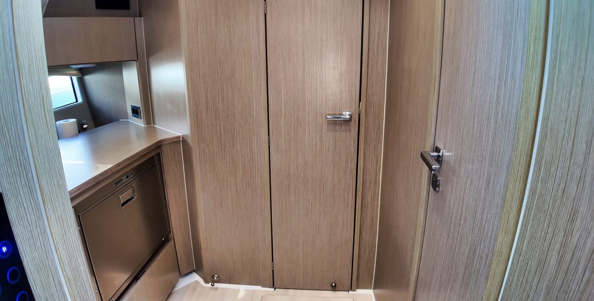 foto: 872 Sealine Sealine S335