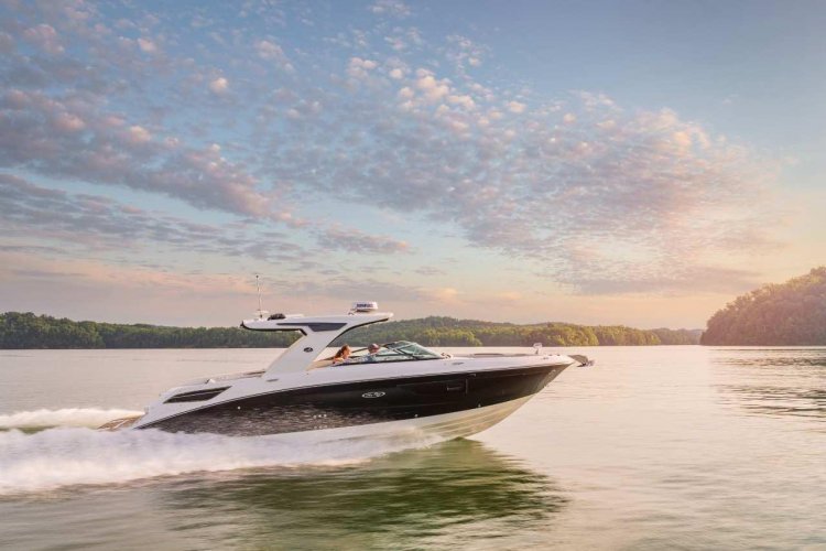 hoofdfoto: 1 Sea Ray SLX 350