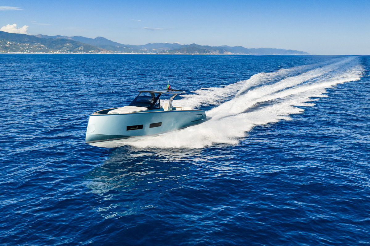 foto: 46 PARDO YACHTS 43  ON STOCK